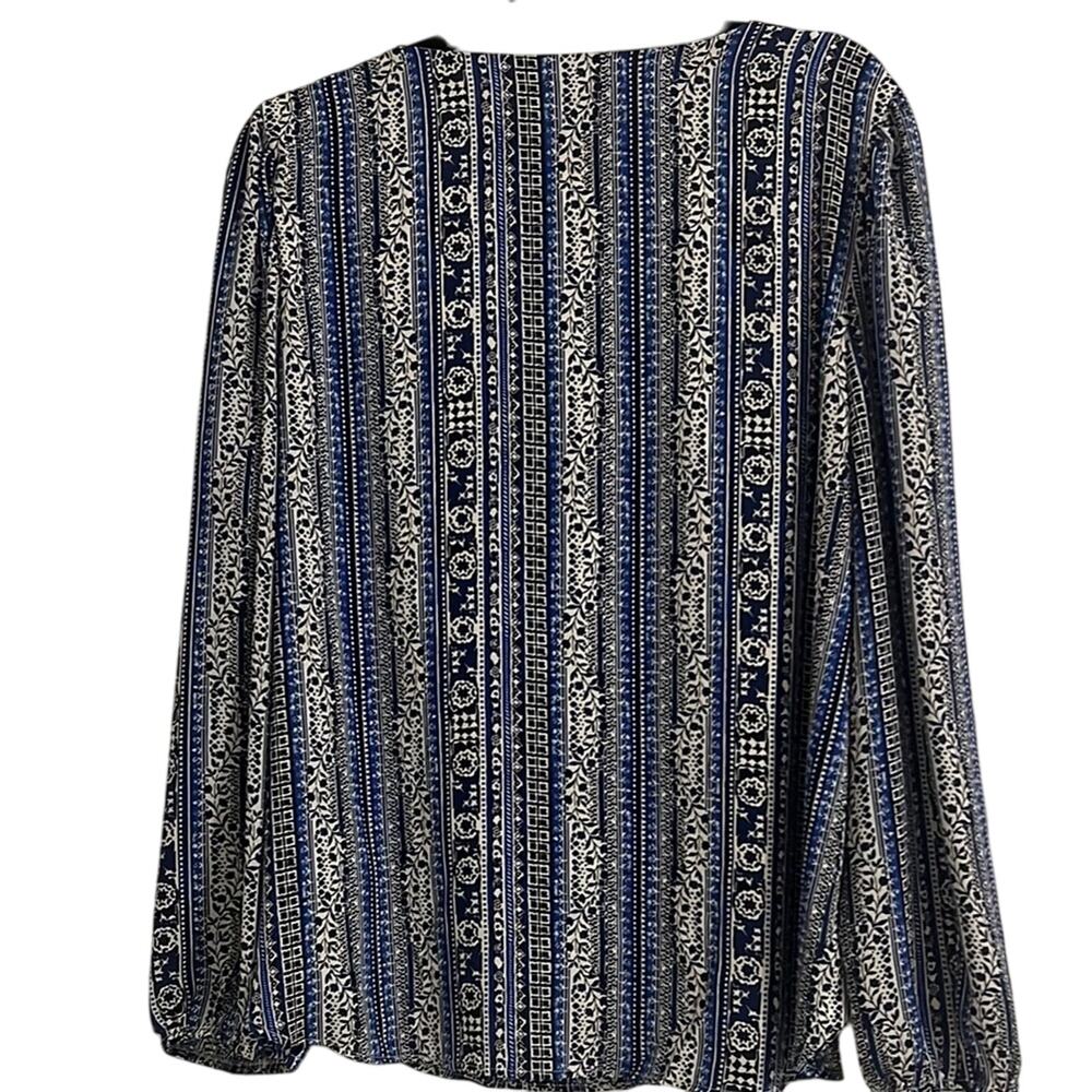 LOFT Women's Blue and White Patterned Top Blouse - Size XL - Picture 4 of 4